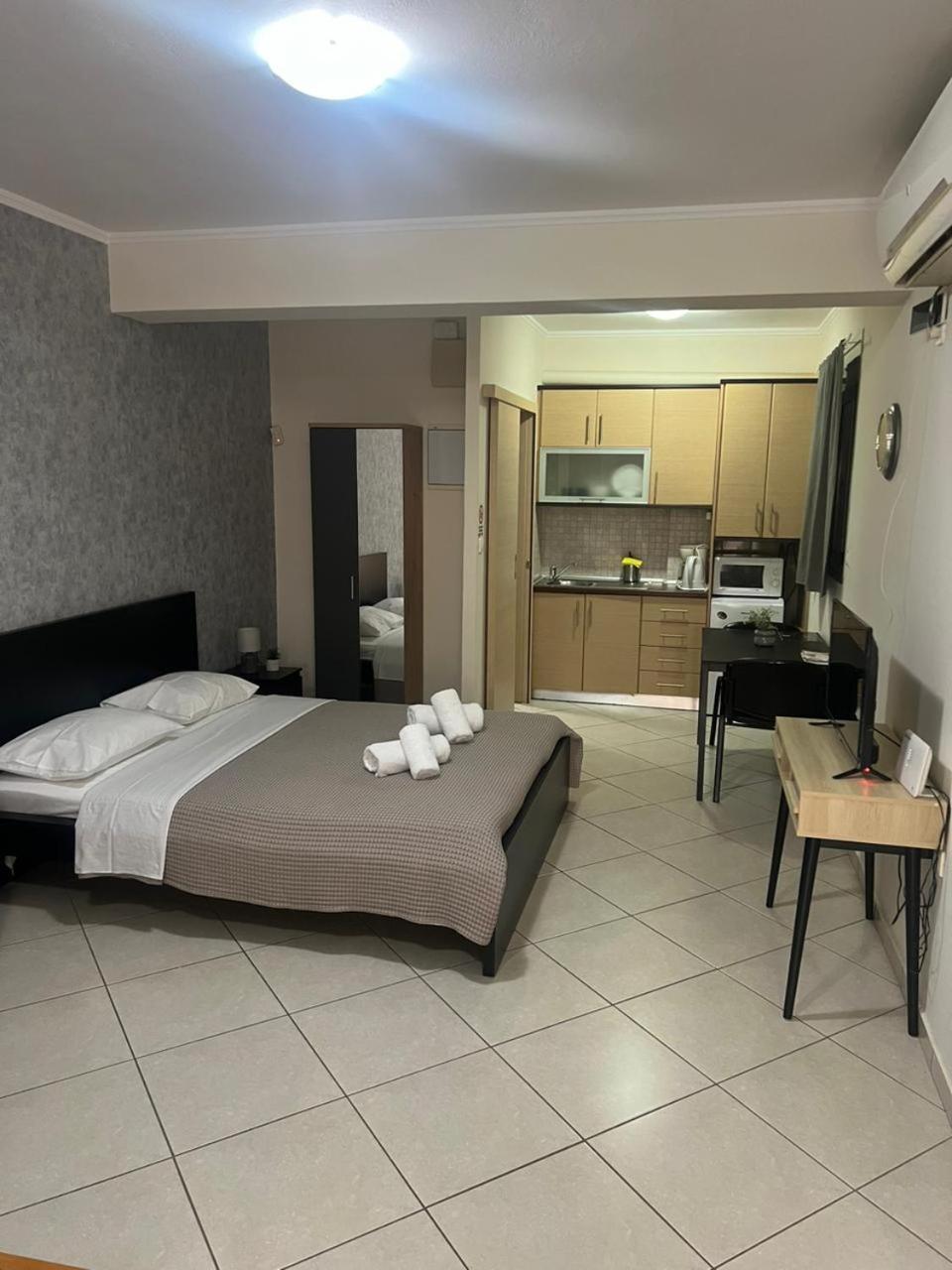 Avr Airport Deluxe Suites 4 Markópoulon Eksteriør bilde