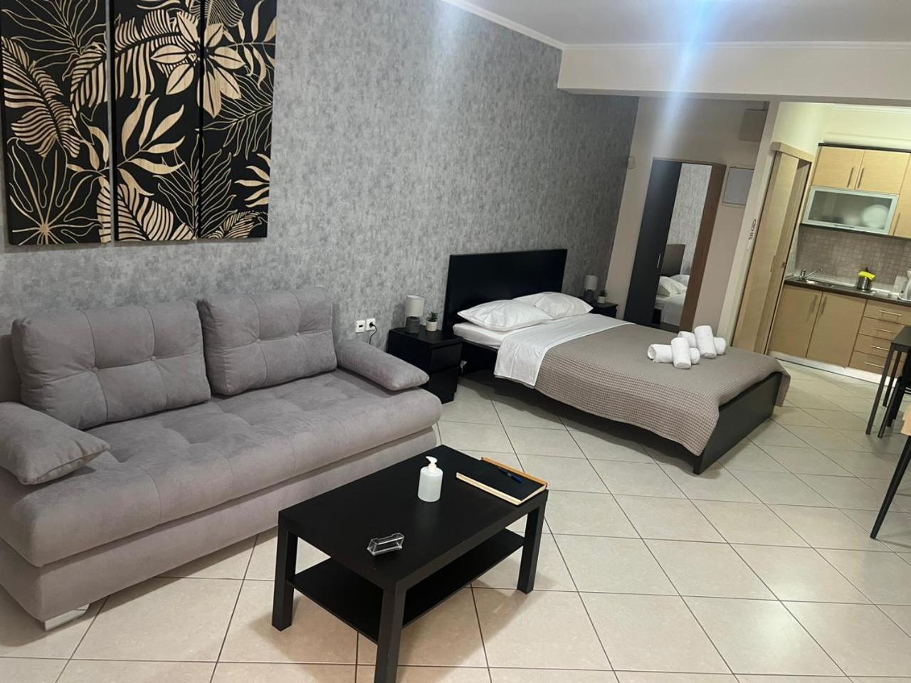 Avr Airport Deluxe Suites 4 Markópoulon Eksteriør bilde