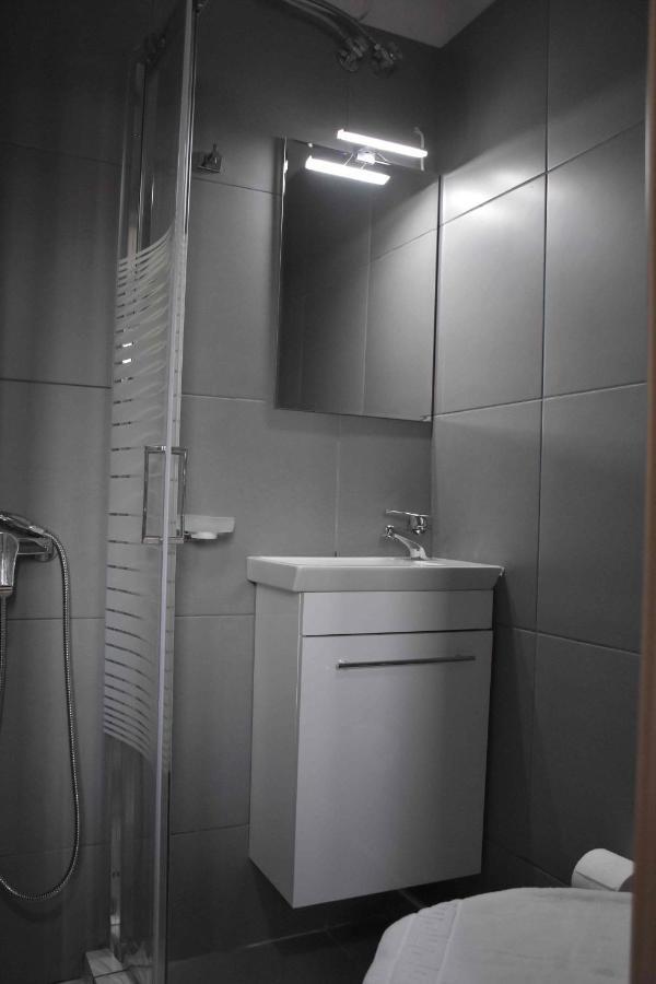 Avr Airport Deluxe Suites 4 Markópoulon Eksteriør bilde